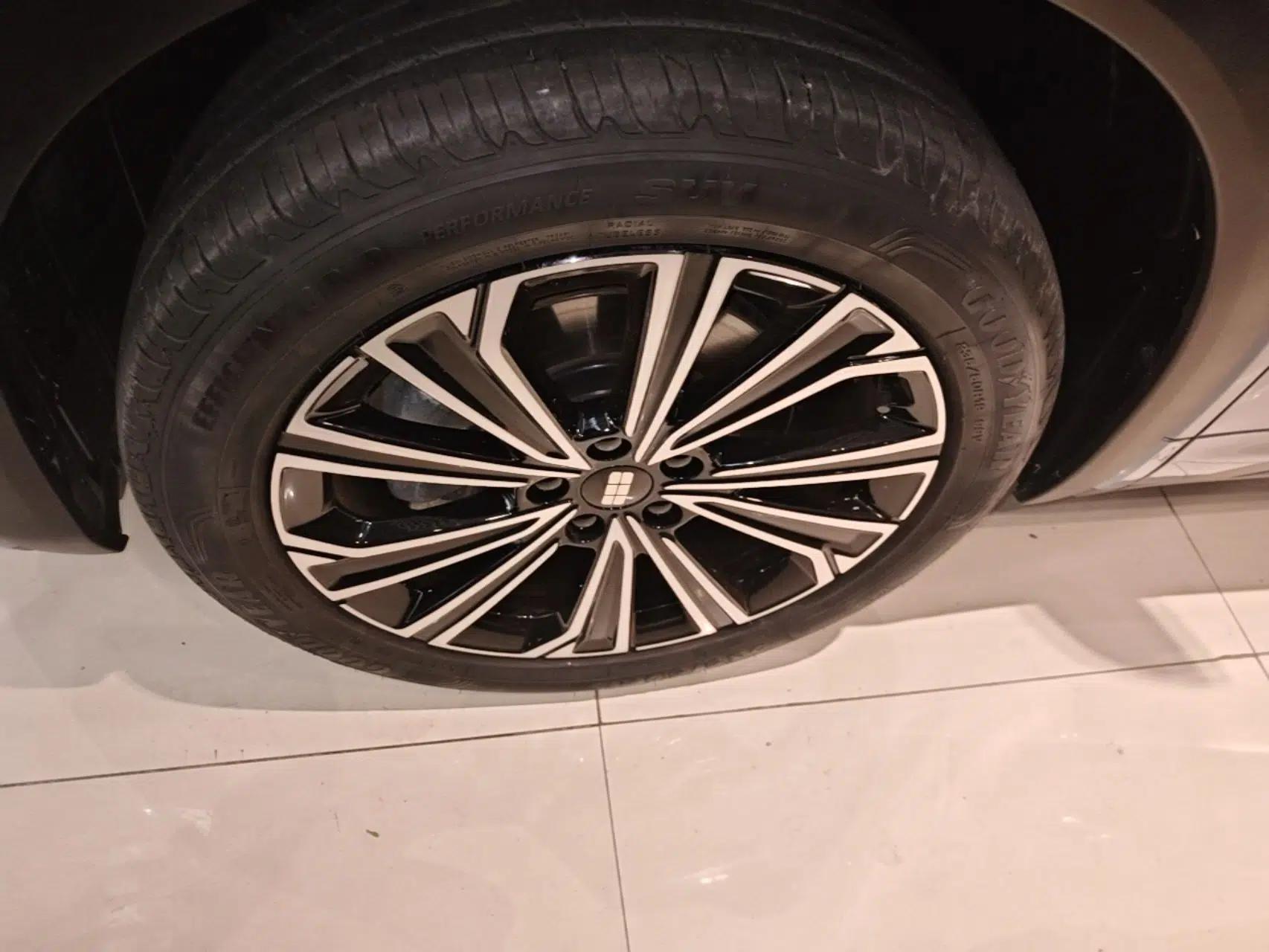 Geely Galaxy Xingjian 7 EM-i 2025 120km Navigator Edition — миниатюра 10