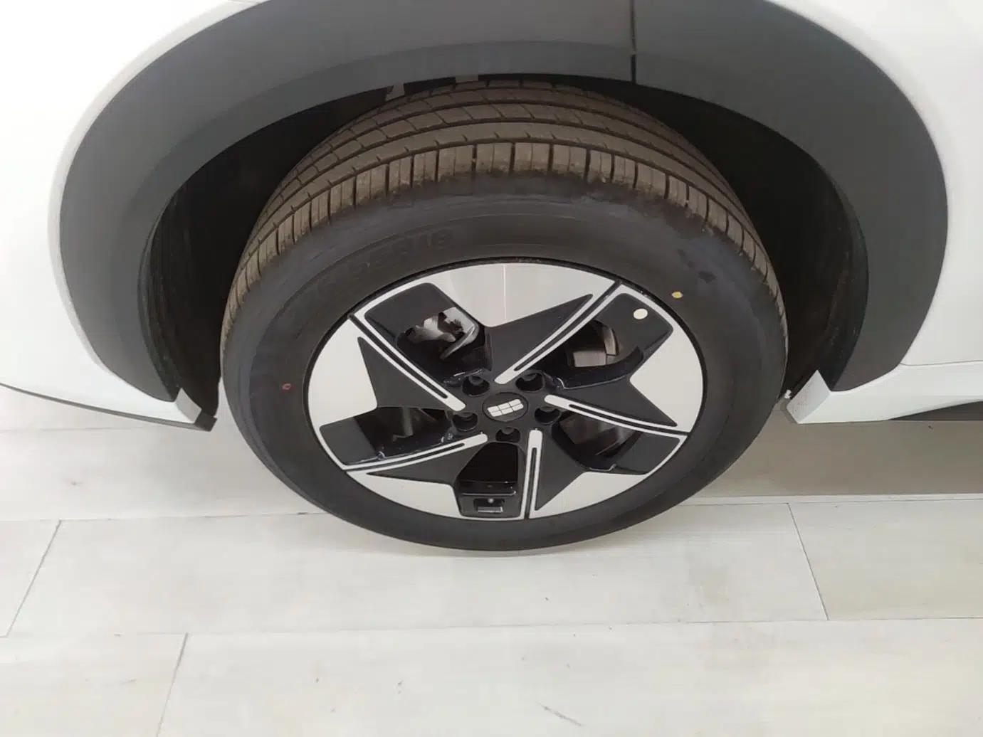 Geely Galaxy E5 2026 Model 530km Launch Edition — миниатюра 11