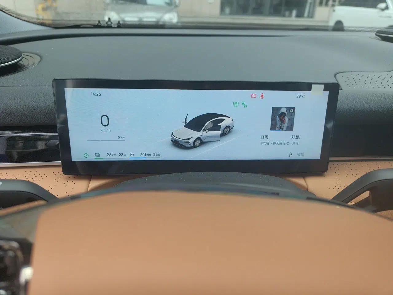 Geely Galaxy 8 2025 130km EM-i Deluxe Edition — миниатюра 11