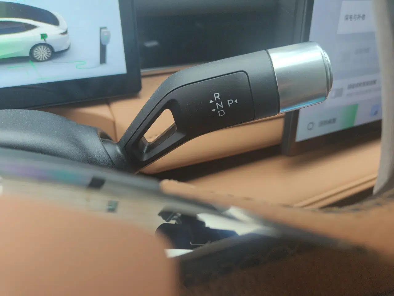 Geely Galaxy 8 2025 130km EM-i Deluxe Edition — миниатюра 14