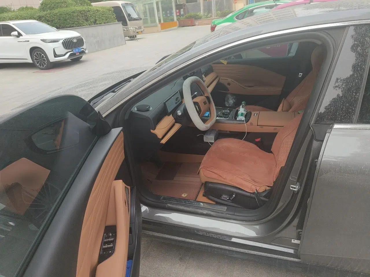 Geely Galaxy 8 2025 130km EM-i Deluxe Edition — миниатюра 16