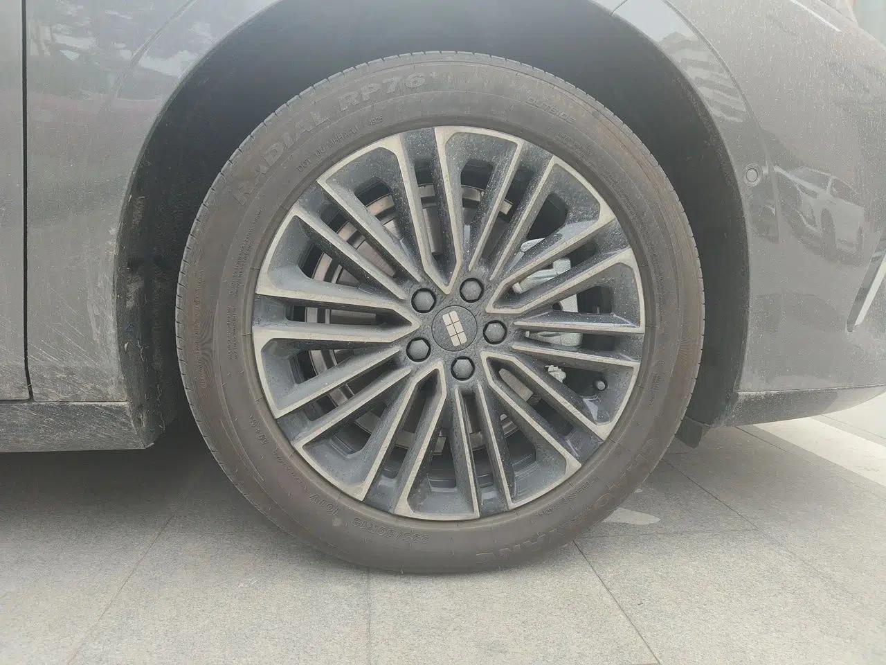 Geely Galaxy 8 2025 130km EM-i Deluxe Edition — миниатюра 8