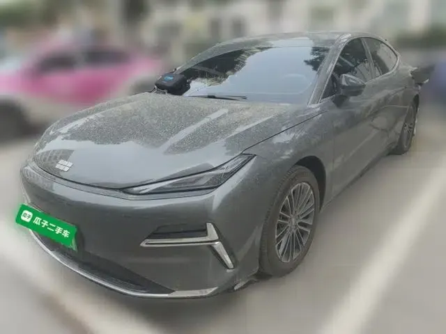 Geely Galaxy 8 2025 130km EM-i Deluxe Edition