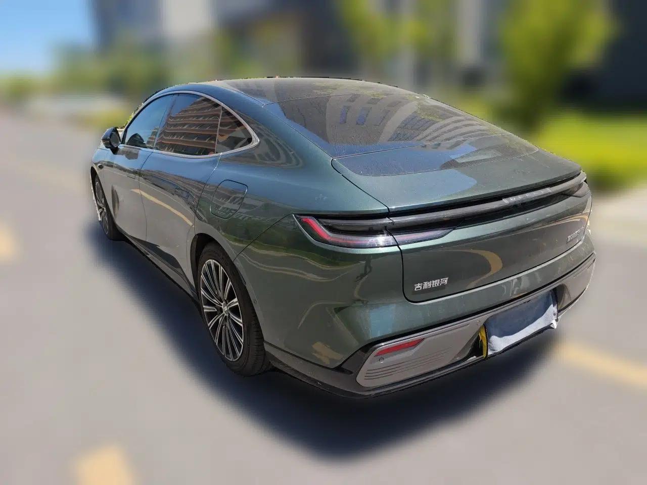 Geely Galaxy 8 2025 130km EM-i Flagship Edition — миниатюра 4