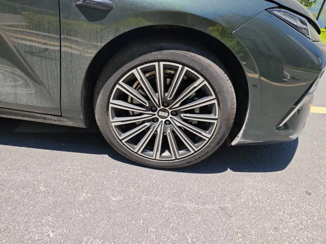 Geely Galaxy 8 2025 130km EM-i Flagship Edition — миниатюра 8
