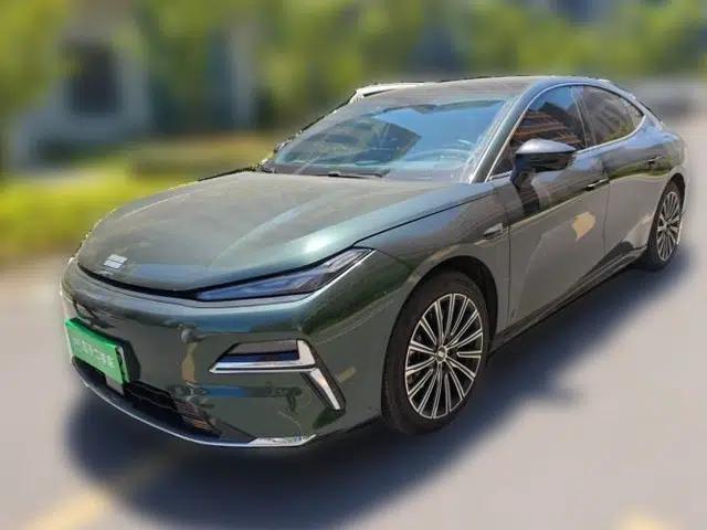 Geely Galaxy 8 2025 130km EM-i Flagship Edition