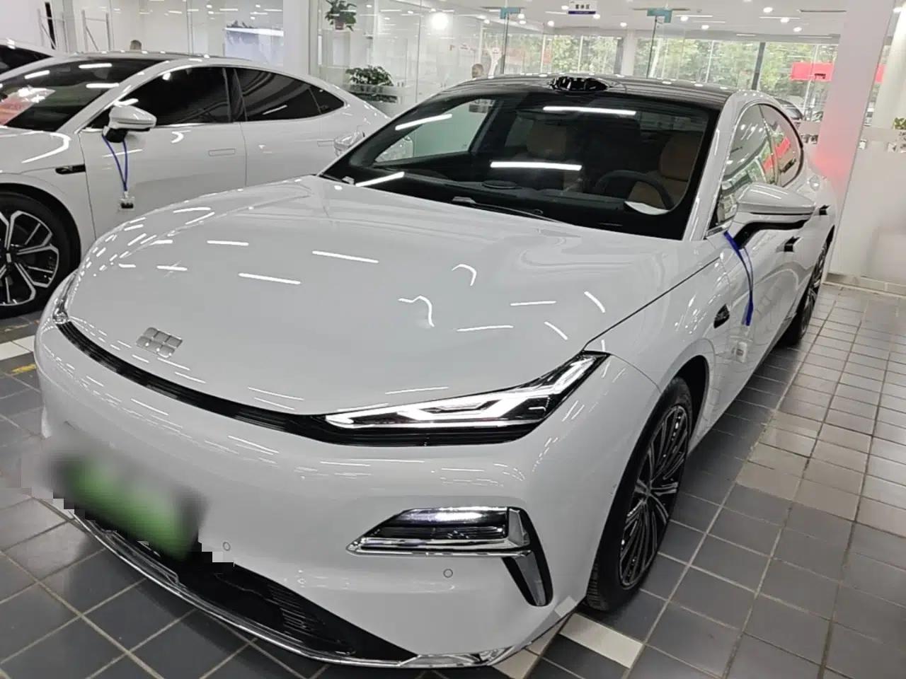 Geely Galaxy 8 2025 130km EM-P Starship Edition — миниатюра 1