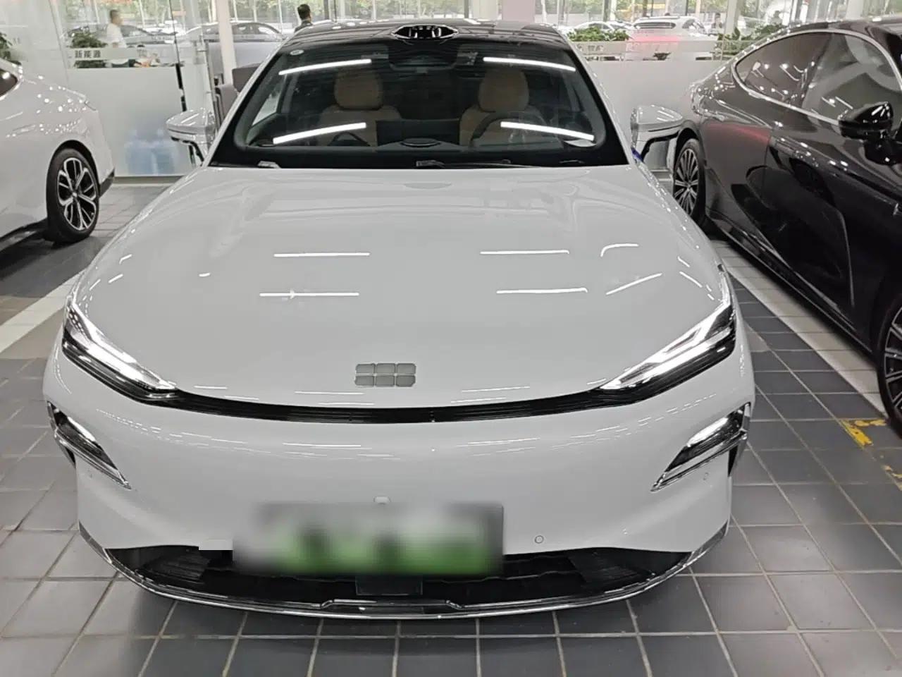 Geely Galaxy 8 2025 130km EM-P Starship Edition — миниатюра 2