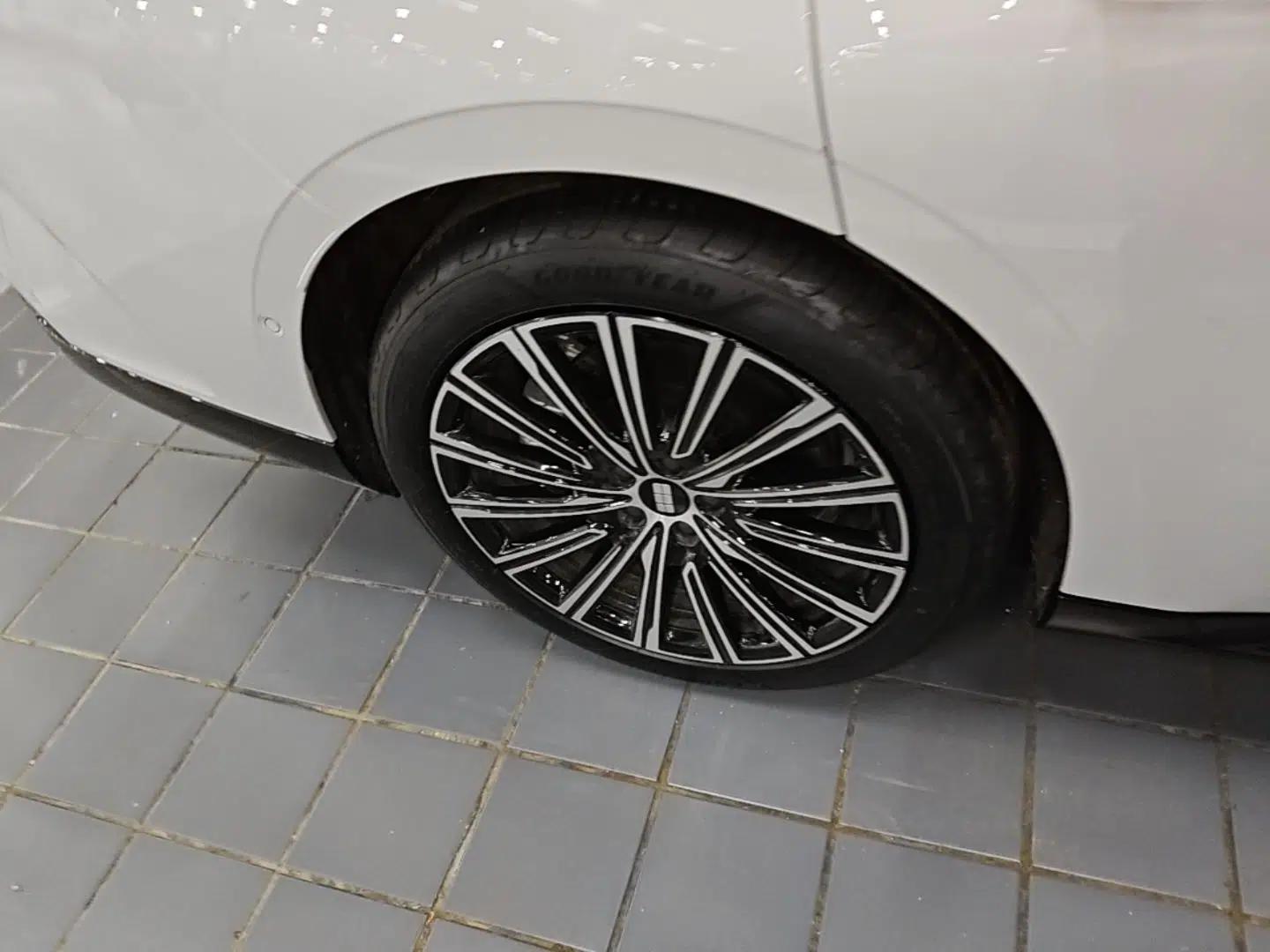 Geely Galaxy 8 2025 130km EM-P Starship Edition — миниатюра 11