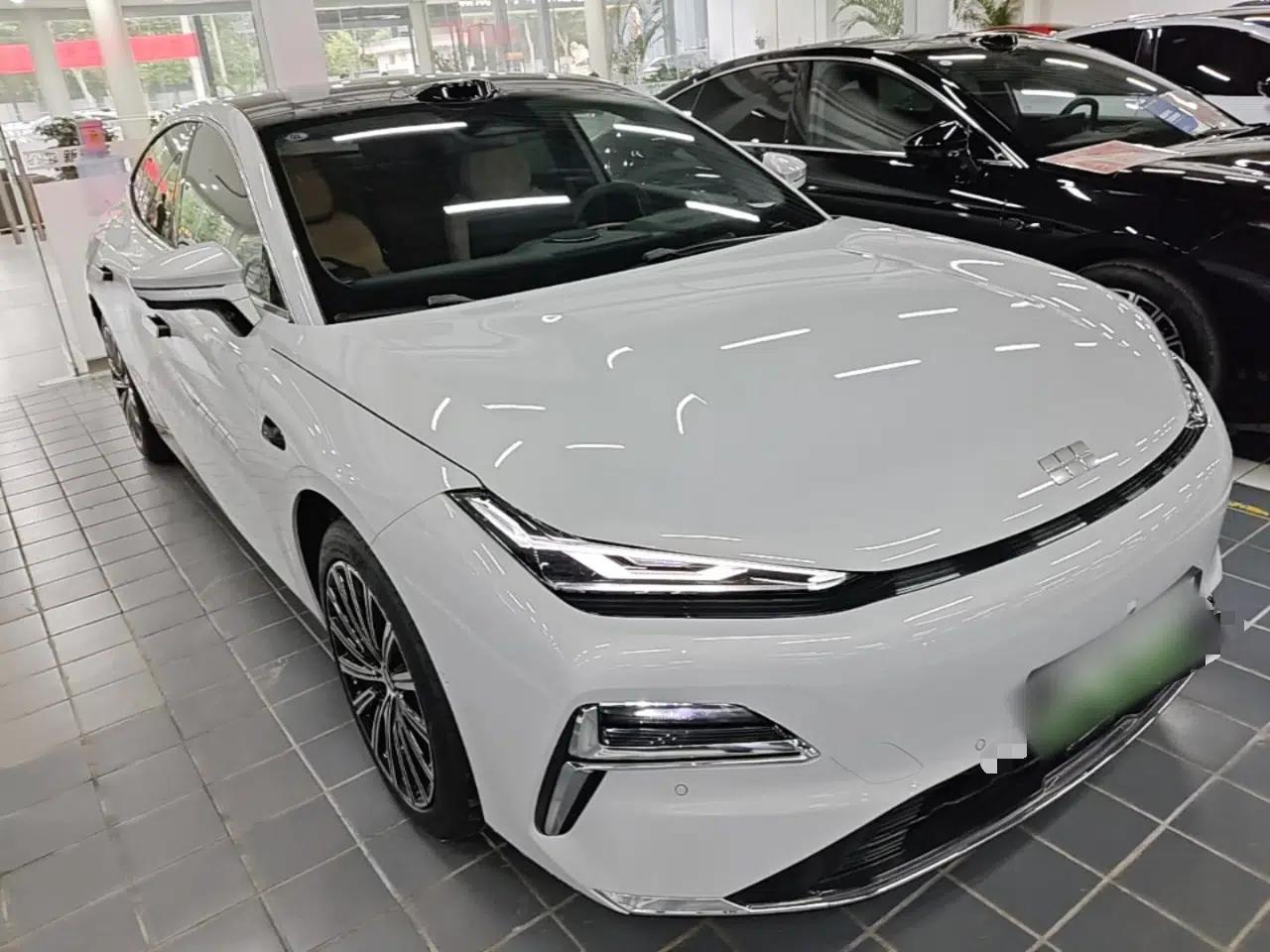 Geely Galaxy 8 2025 130km EM-P Starship Edition — миниатюра 12