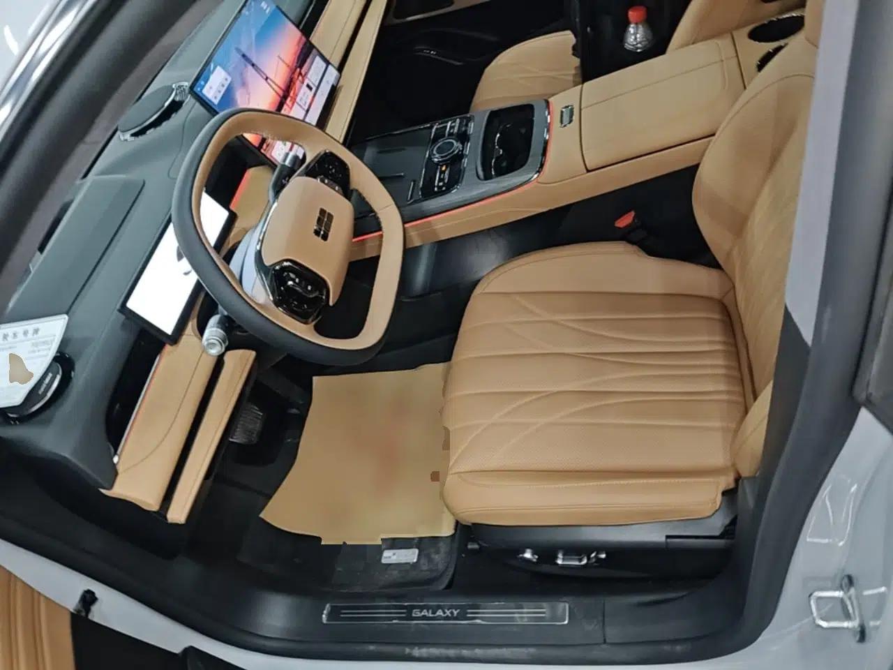 Geely Galaxy 8 2025 130km EM-P Starship Edition — миниатюра 22