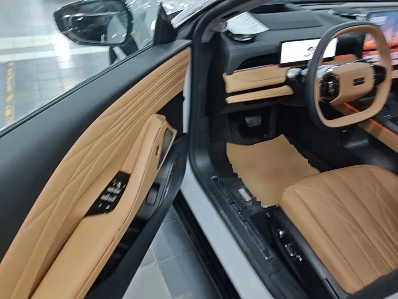 Geely Galaxy 8 2025 130km EM-P Starship Edition — миниатюра 23