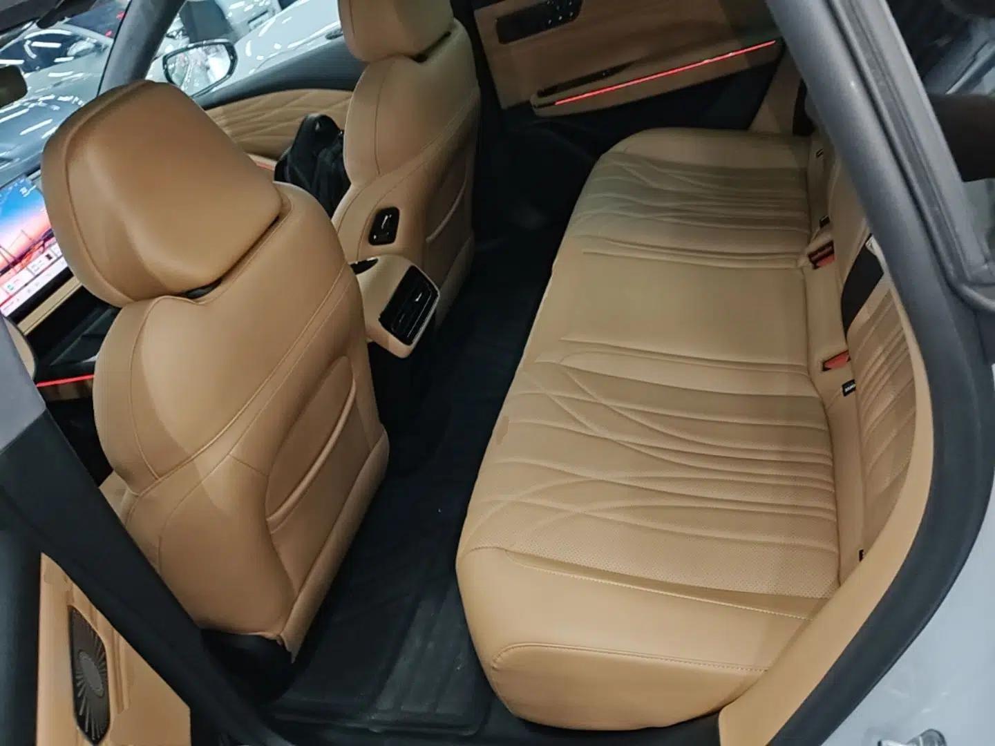 Geely Galaxy 8 2025 130km EM-P Starship Edition — миниатюра 25
