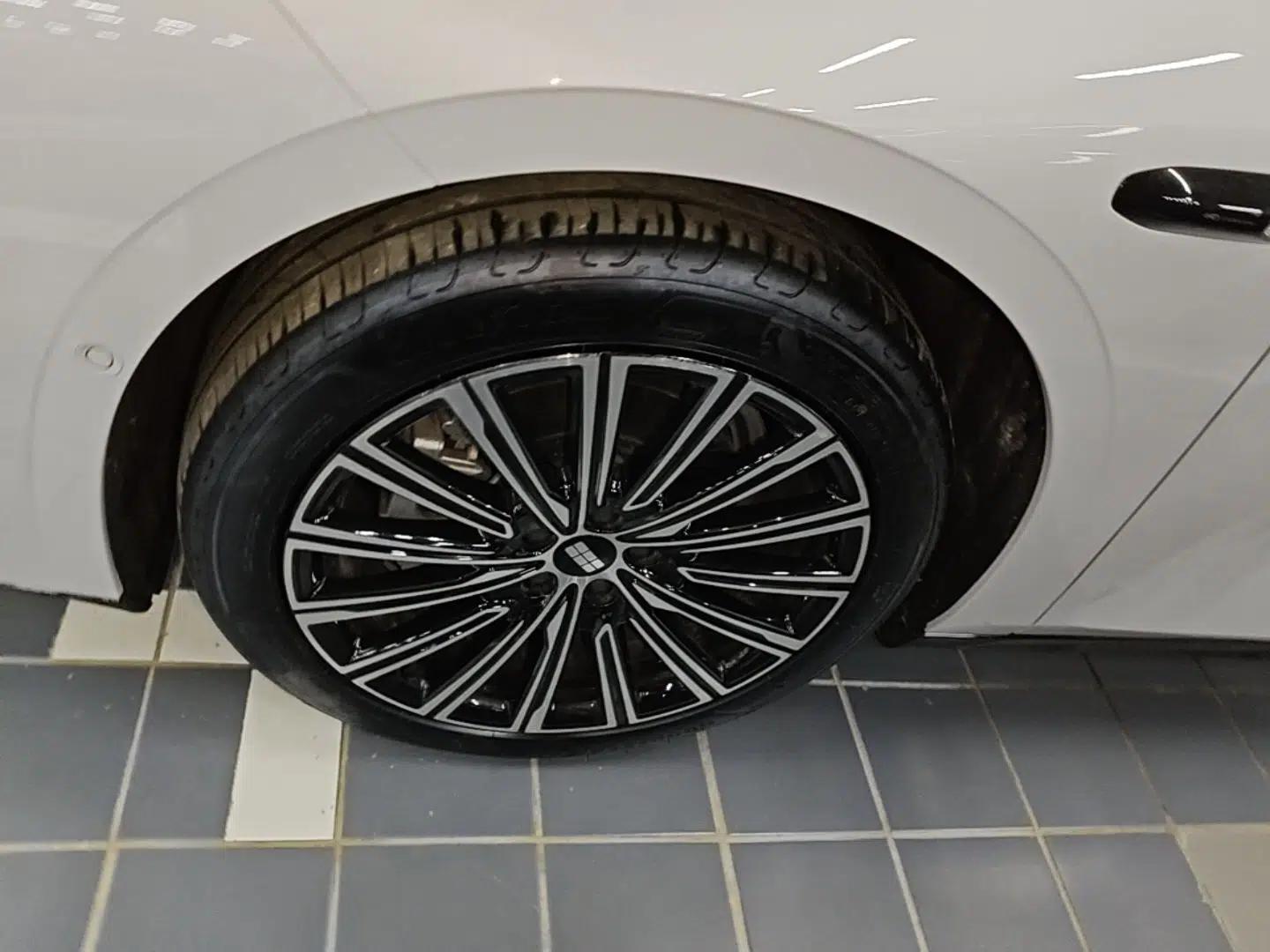Geely Galaxy 8 2025 130km EM-P Starship Edition — миниатюра 10