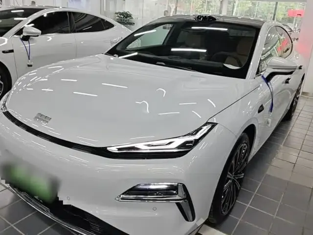 Geely Galaxy 8 2025 130km EM-P Starship Edition
