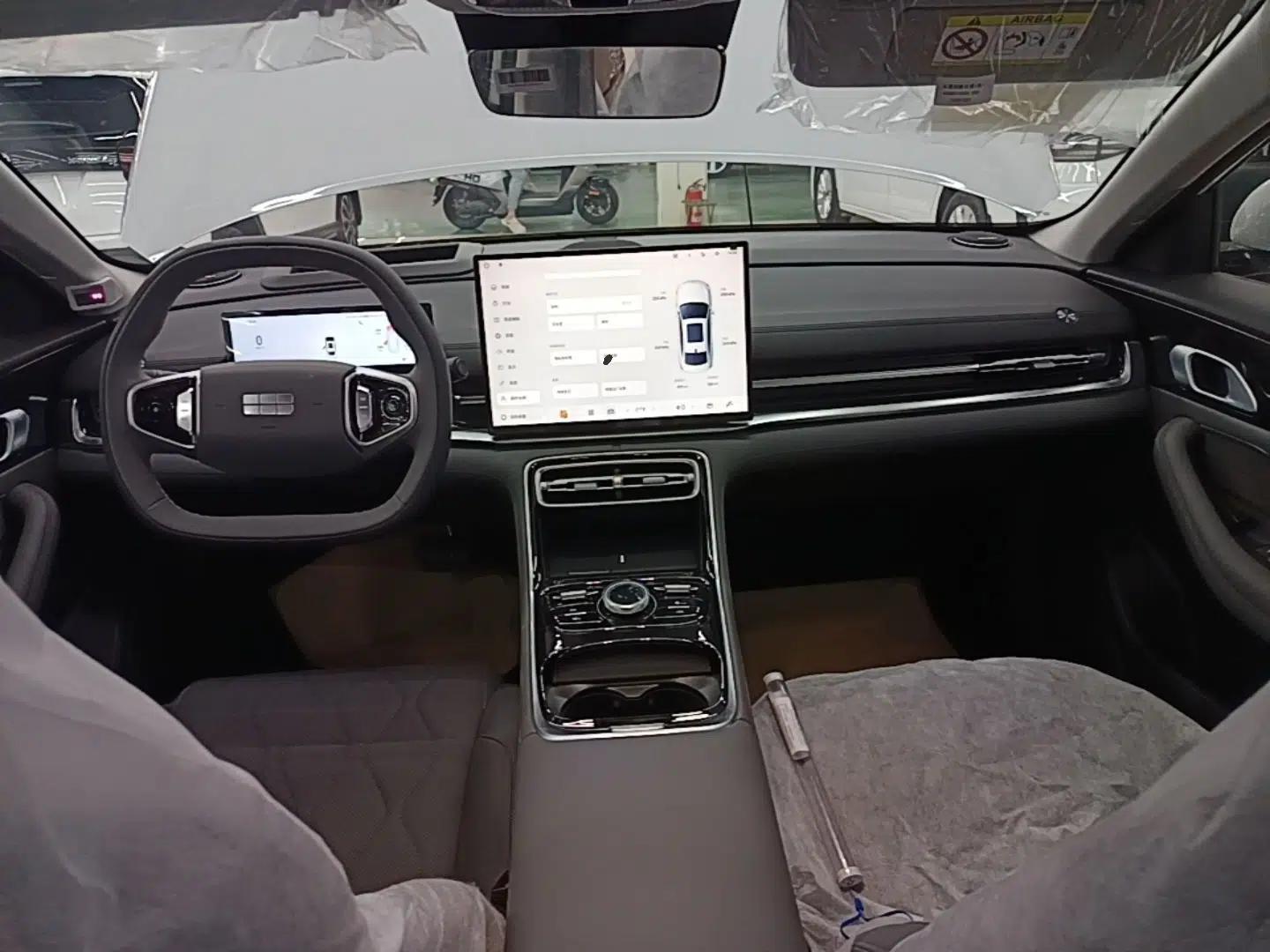 Geely Galaxy A7 2025 Model EM-i 150km Exploration+ Edition — миниатюра 17