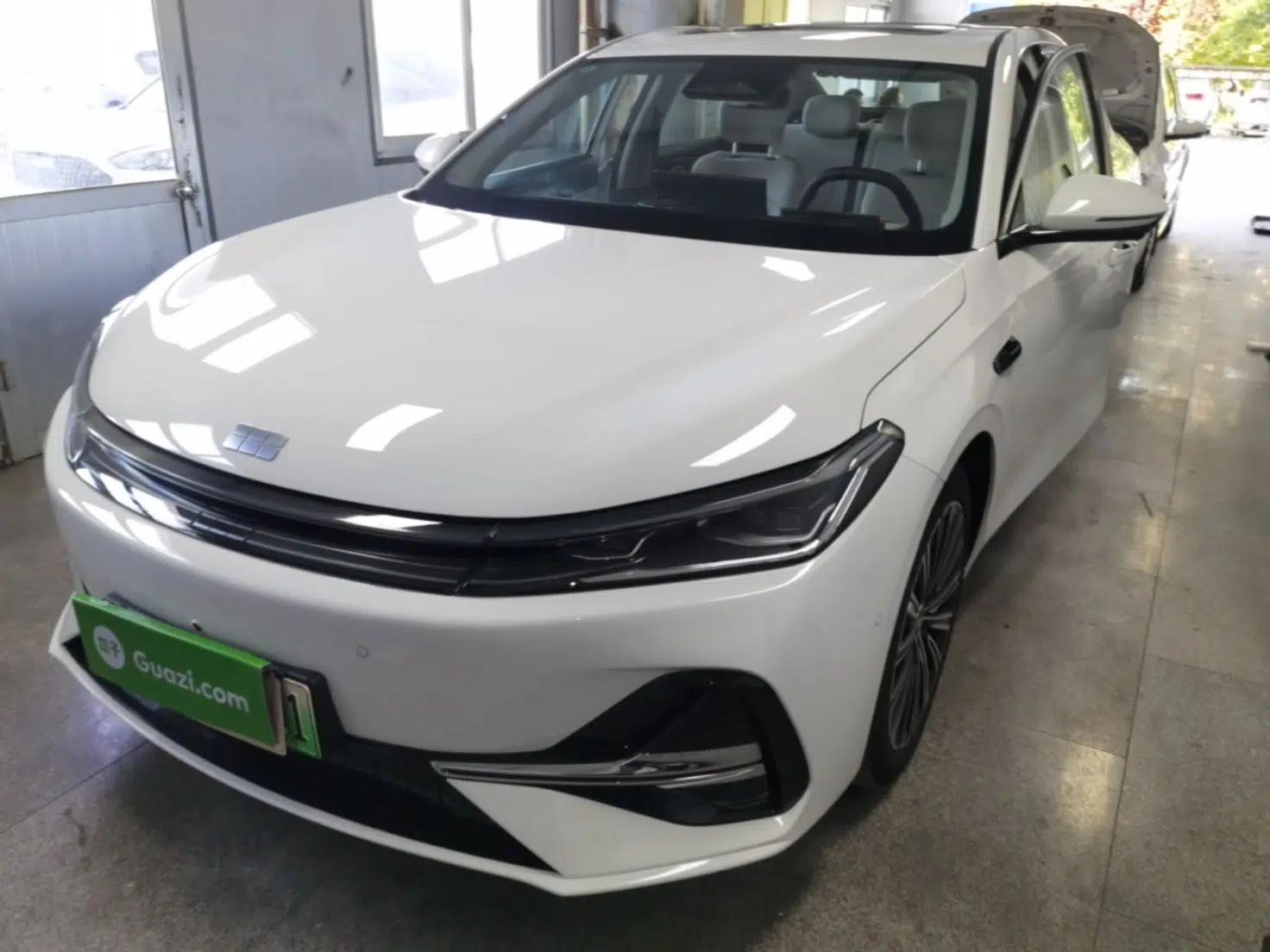Geely Galaxy A7 2025 Model EM-i 150km Starship Edition — миниатюра 1