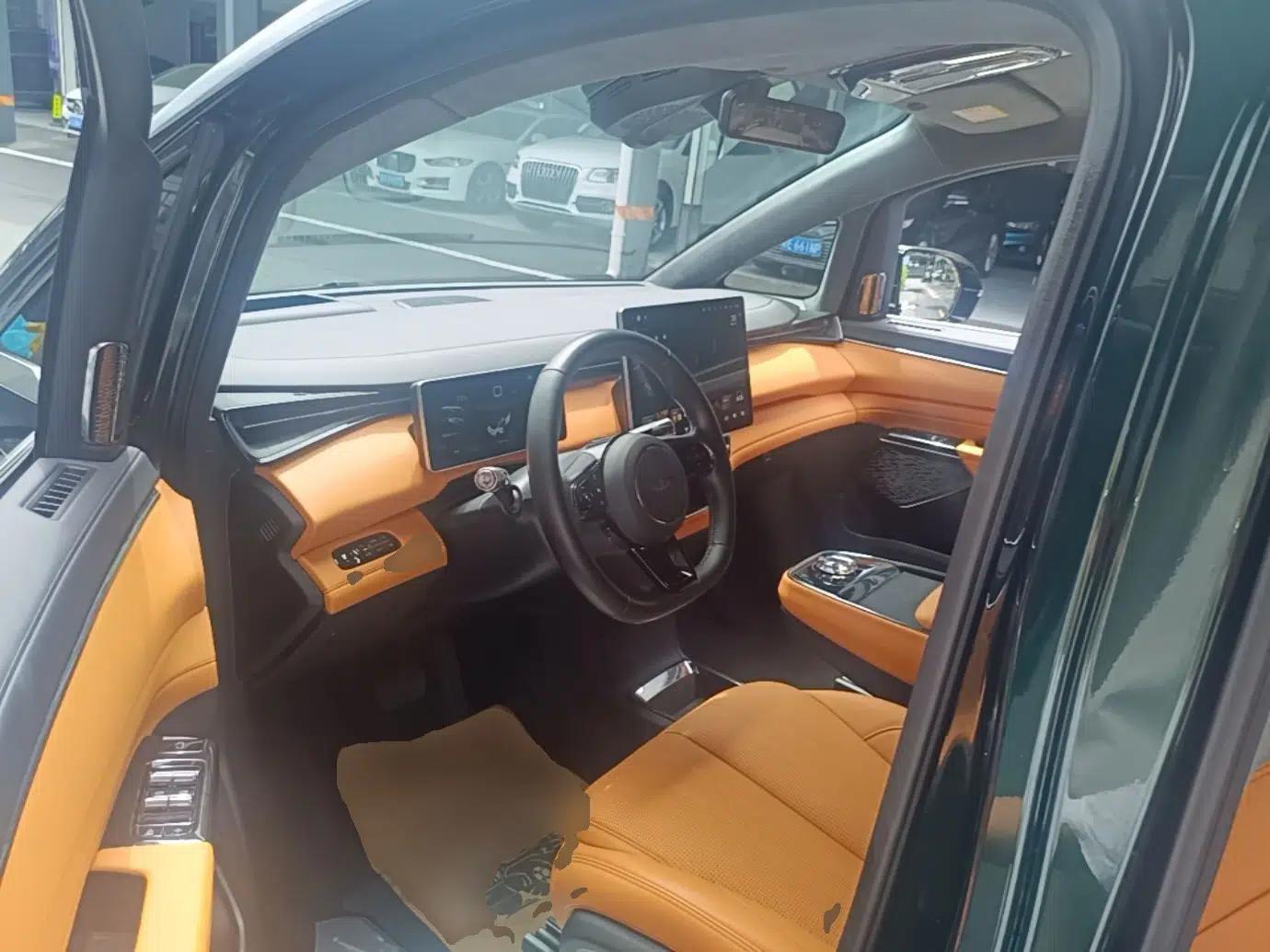 Geely Galaxy LEVC L380 2024 140-Degree 6-Seater All-Wheel-Drive Ultra — миниатюра 25