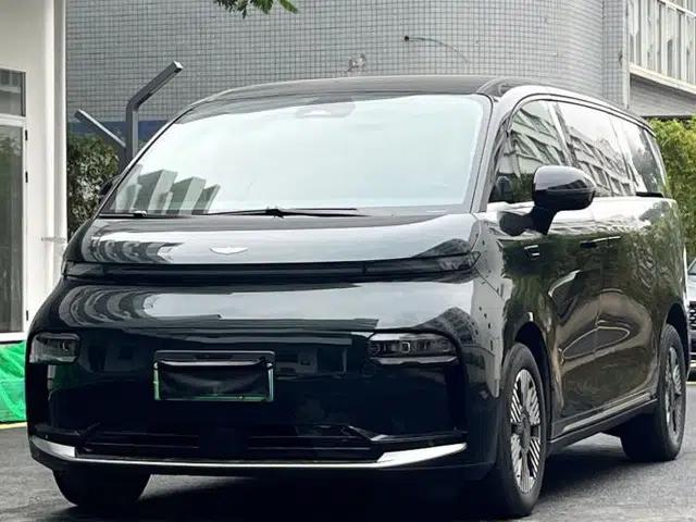 Geely Galaxy LEVC L380 2024 140-Degree 6-Seater All-Wheel-Drive Ultra