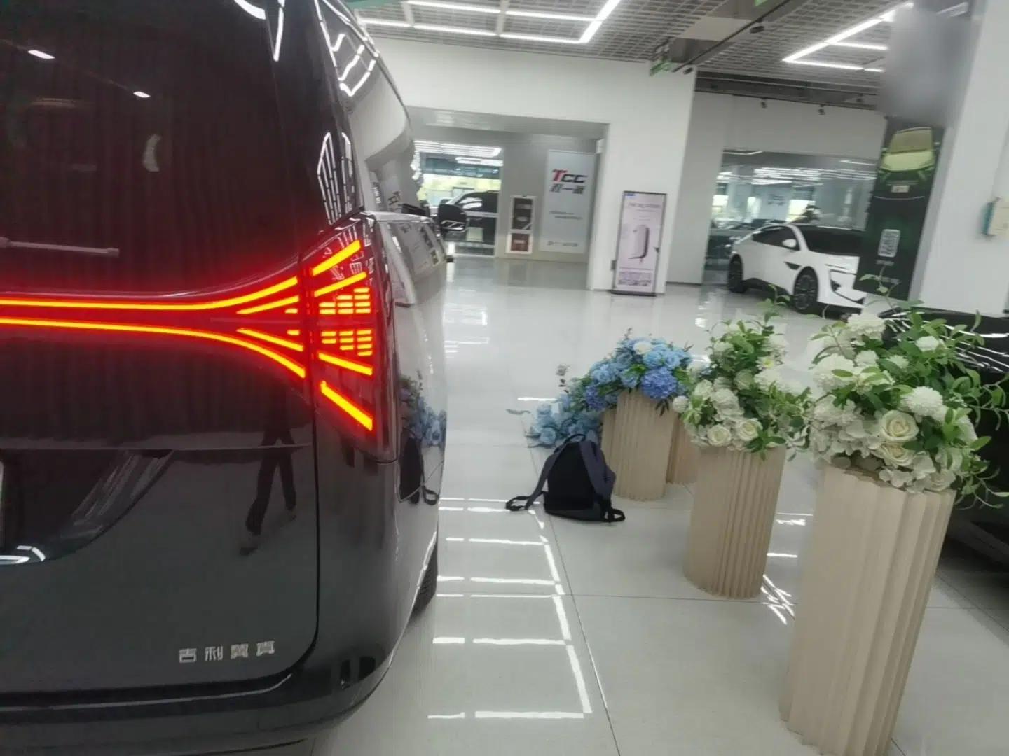 Geely Galaxy LEVC L380 2024 116 Degrees 6 Seats Two-Wheel Drive Pro — миниатюра 9