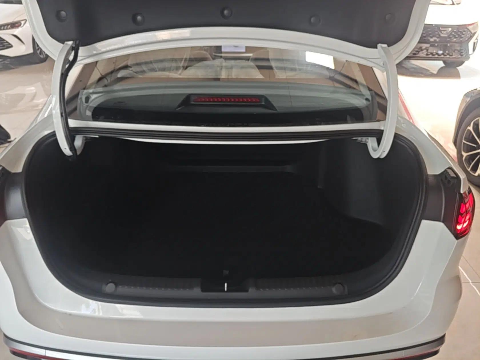 Geely Galaxy Stellar 6 2026 Model 60km Free-Style Edition — миниатюра 22