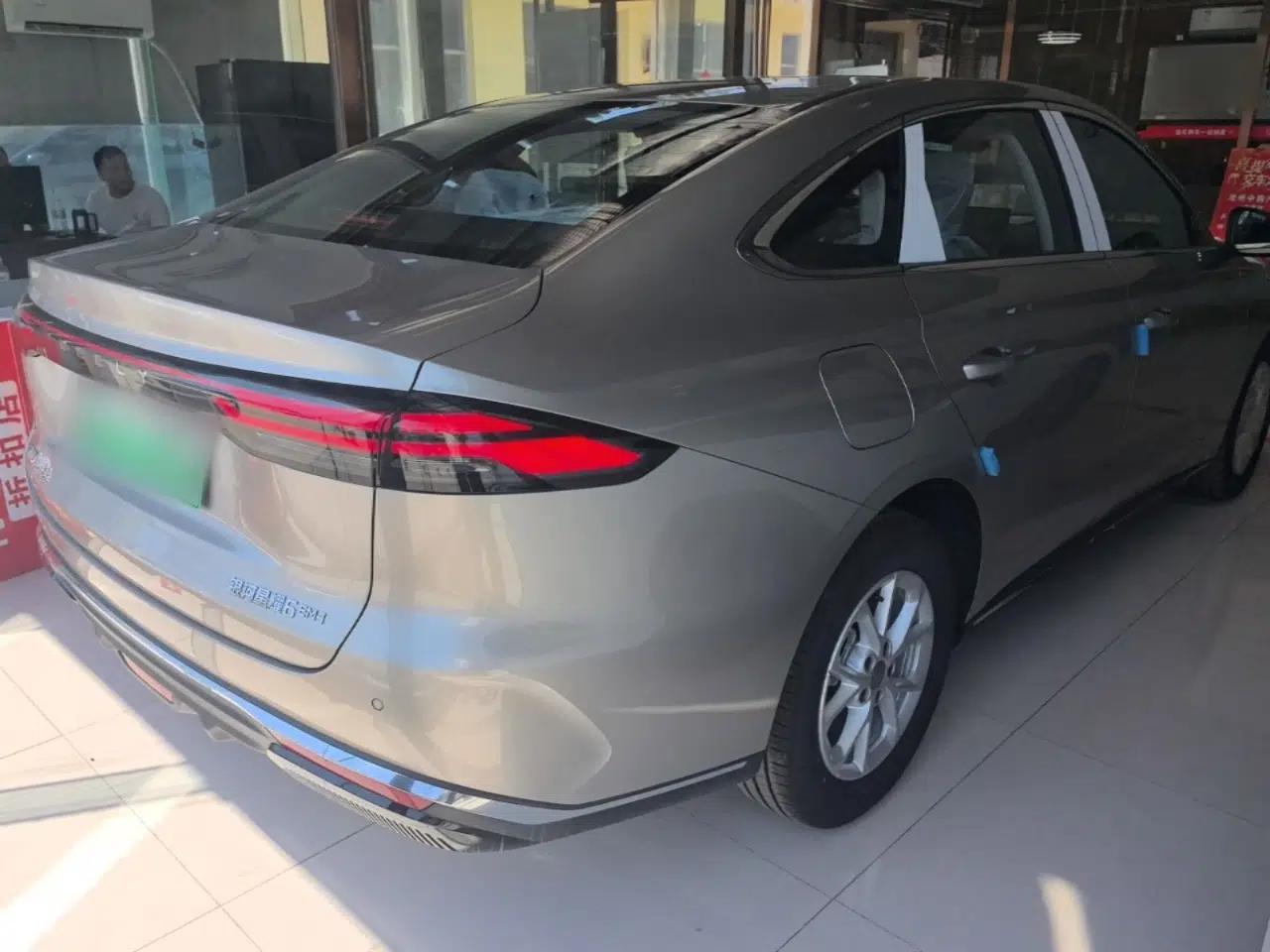Geely Galaxy Stellar 6 2026 Model 125km Long-range Edition — миниатюра 6
