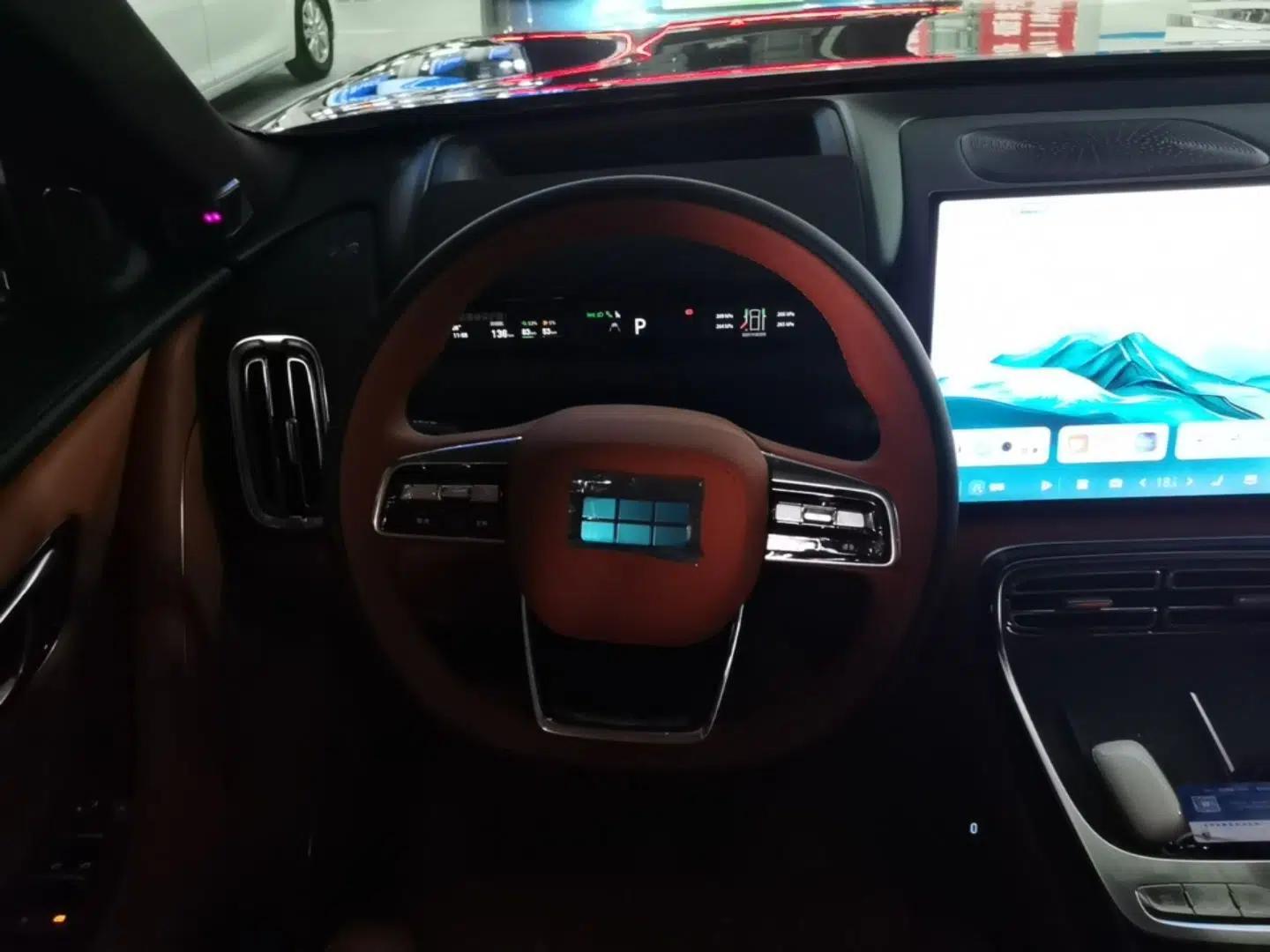 Geely Galaxy M9 2025 Model 210km Four-Wheel-Drive Leading Edition — миниатюра 18