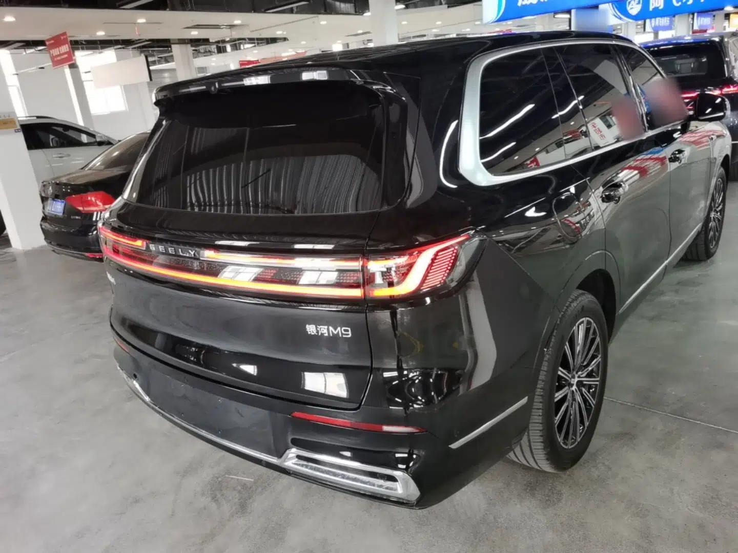 Geely Galaxy M9 2025 Model 210km Four-Wheel-Drive Leading Edition — миниатюра 6