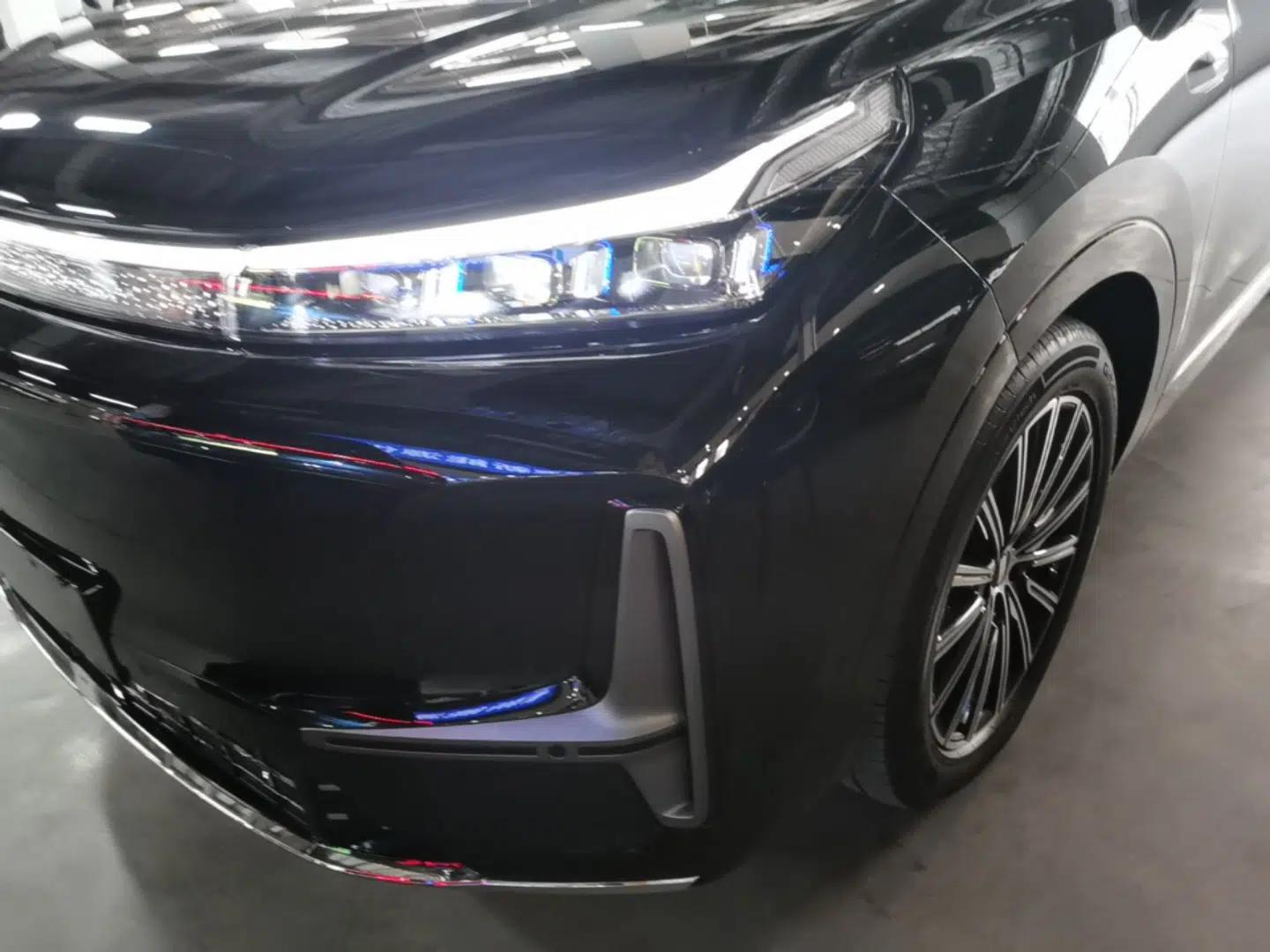 Geely Galaxy M9 2025 Model 210km Four-Wheel-Drive Leading Edition — миниатюра 8