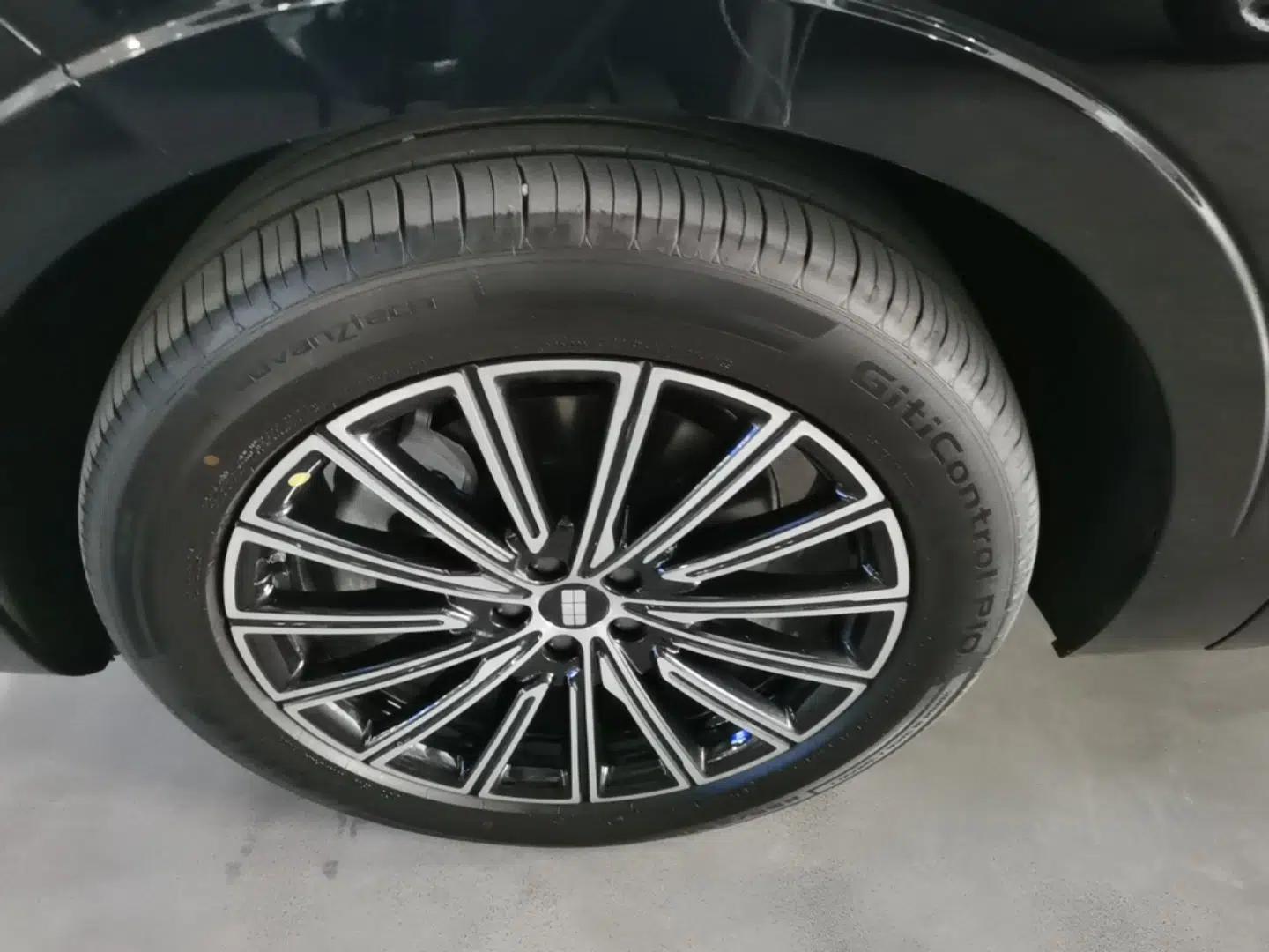 Geely Galaxy M9 2025 Model 210km Four-Wheel-Drive Leading Edition — миниатюра 10