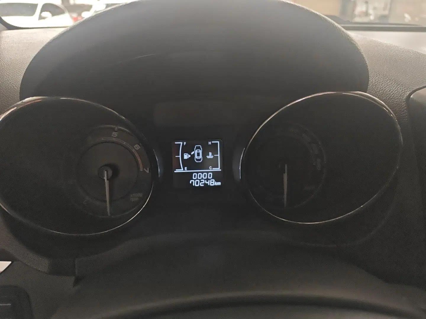 Cowin E3 2018 1.5L Manual Luxury Model — миниатюра 8