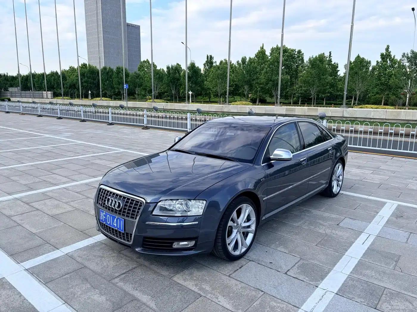2008 Audi S8 5.2FSI quattro — миниатюра 1