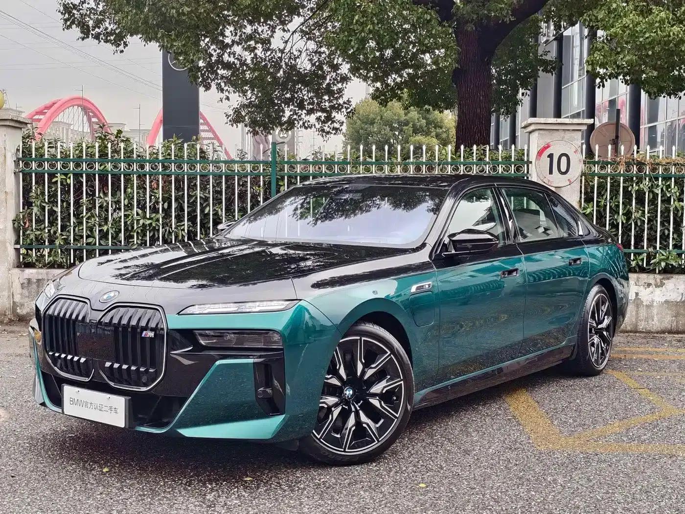 BMW i7 M70L 2023 Model — миниатюра 1