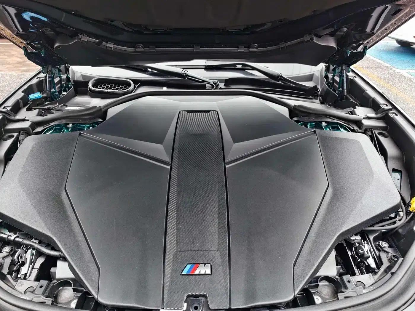 BMW i7 M70L 2023 Model — миниатюра 20