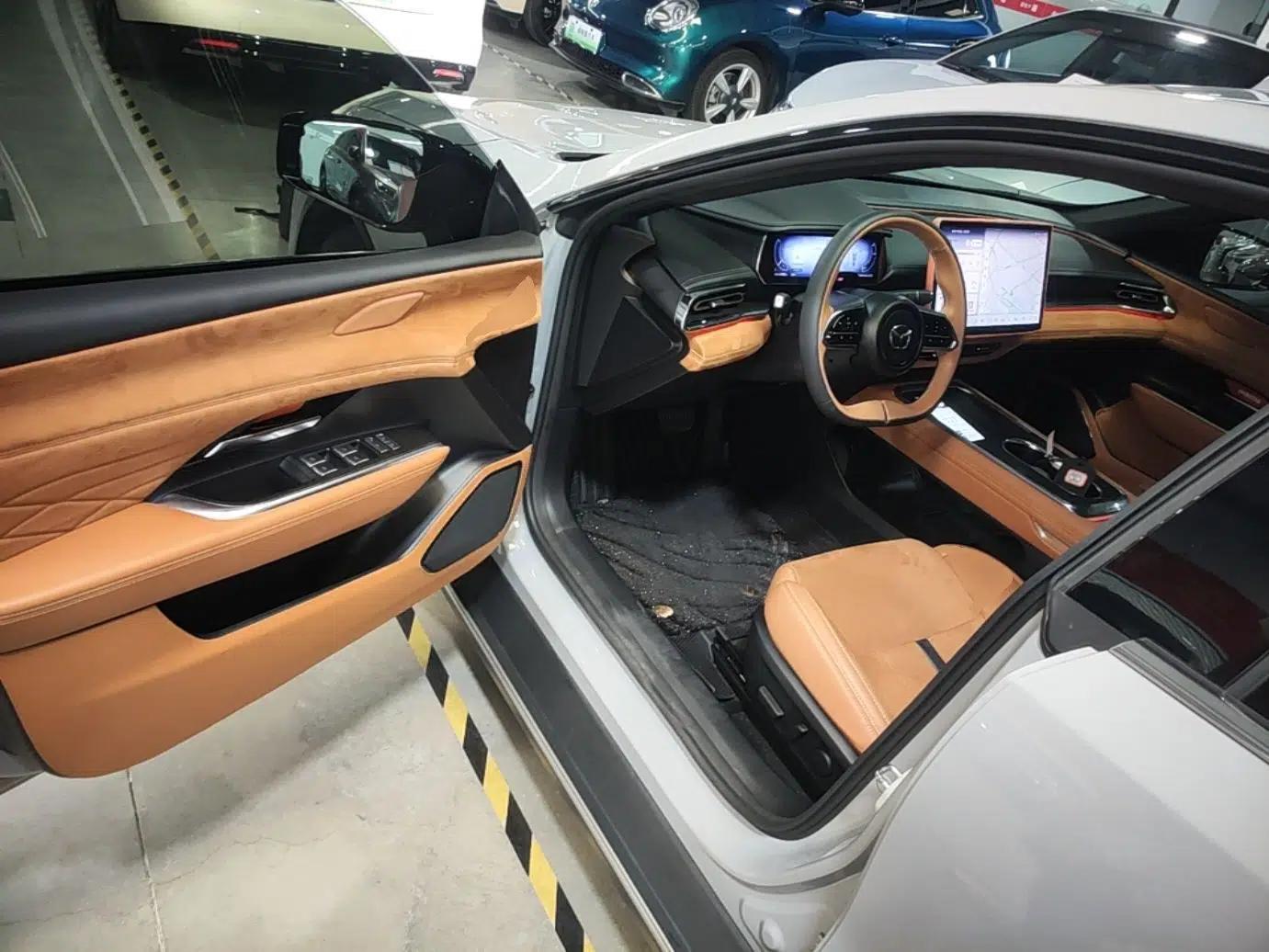 Mazda EZ-6 2024 Range-Extended 200 Zhiya Edition — миниатюра 18
