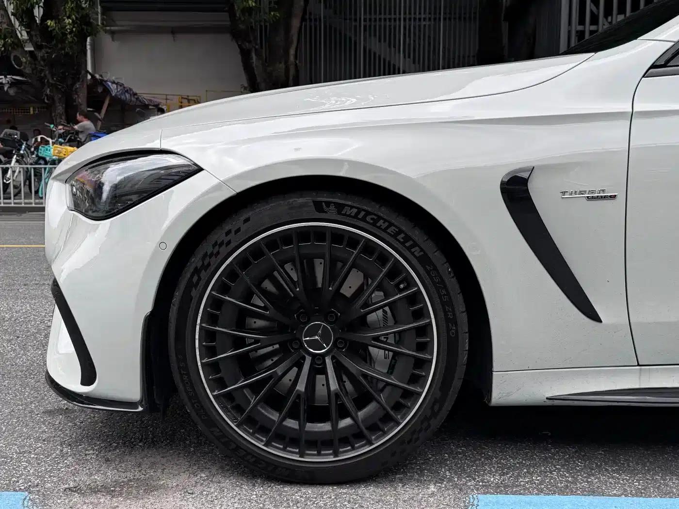 2025 Mercedes-Benz CLE AMG 53 4MATIC+ Coupe — миниатюра 4