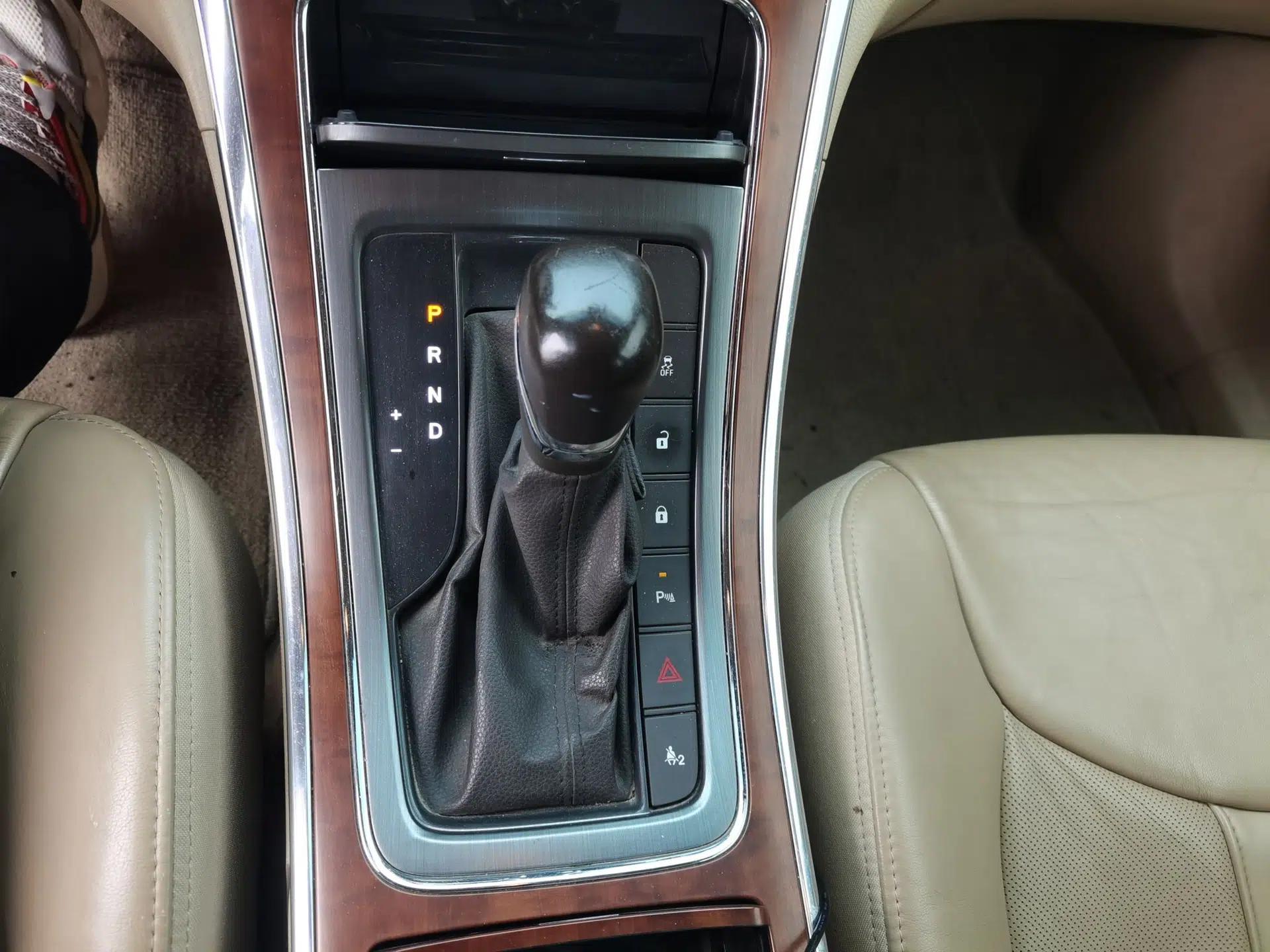 Roewe 950 2012 2.4L Luxury Edition — миниатюра 14