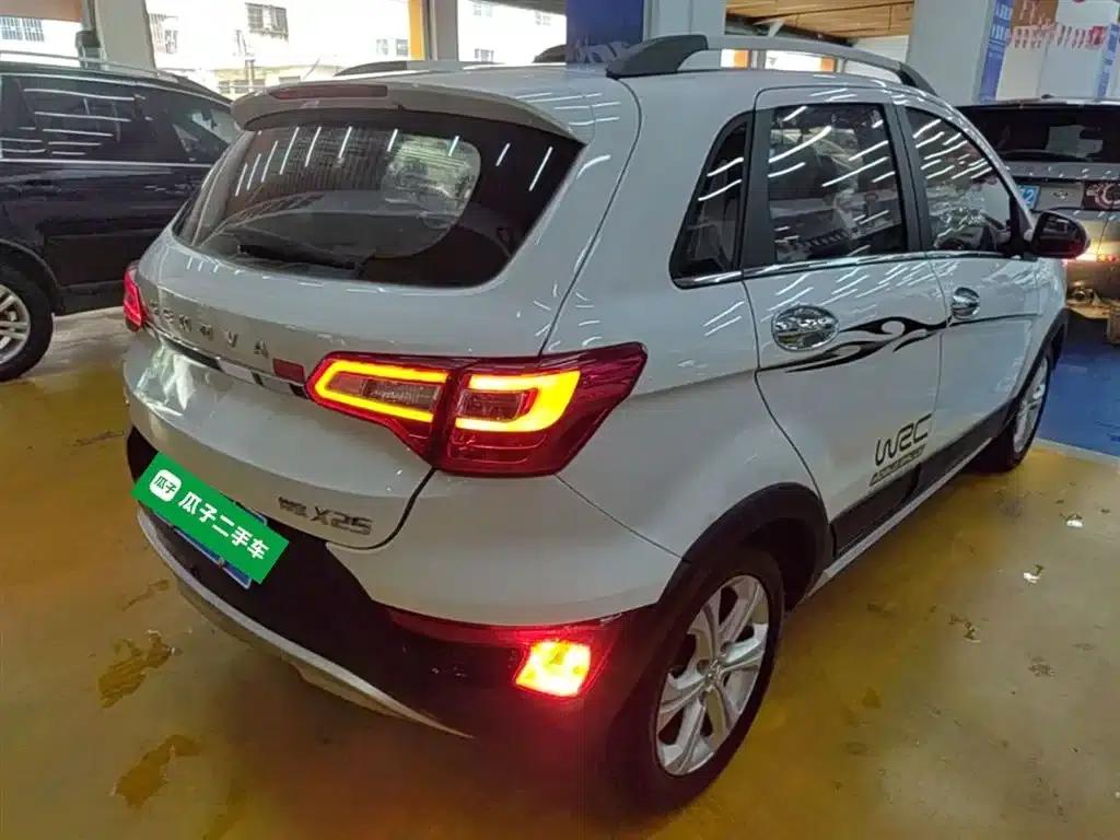 2015 Senova X25 1.5L Manual Comfort Model — миниатюра 7