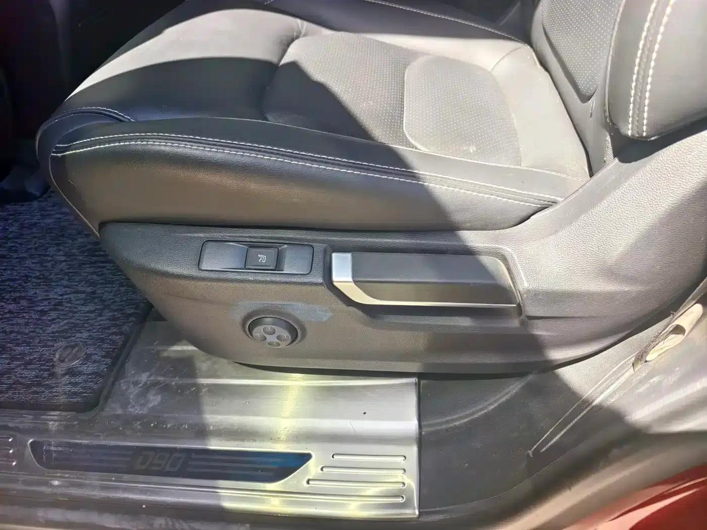 SAIC MAXUS D90 2017 2.0T Automatic 4WD Sirius — миниатюра 7