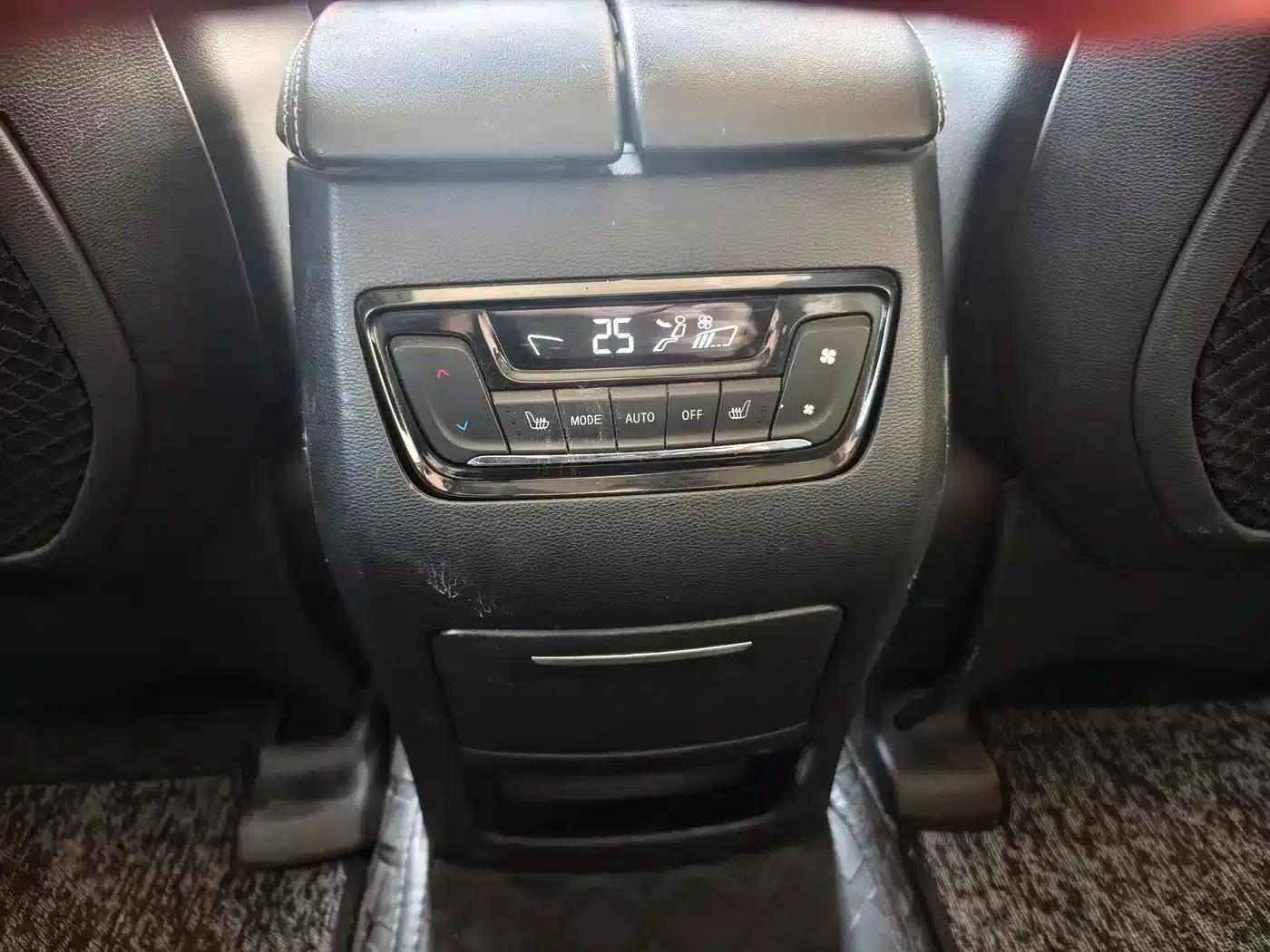 SAIC MAXUS D90 2017 2.0T Automatic 4WD Sirius — миниатюра 9