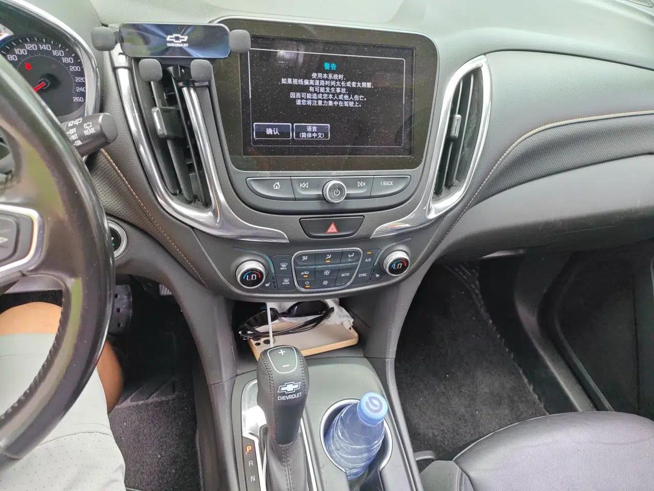 Chevrolet Equinox 2018 535T Automatic YuJie Edition — миниатюра 13