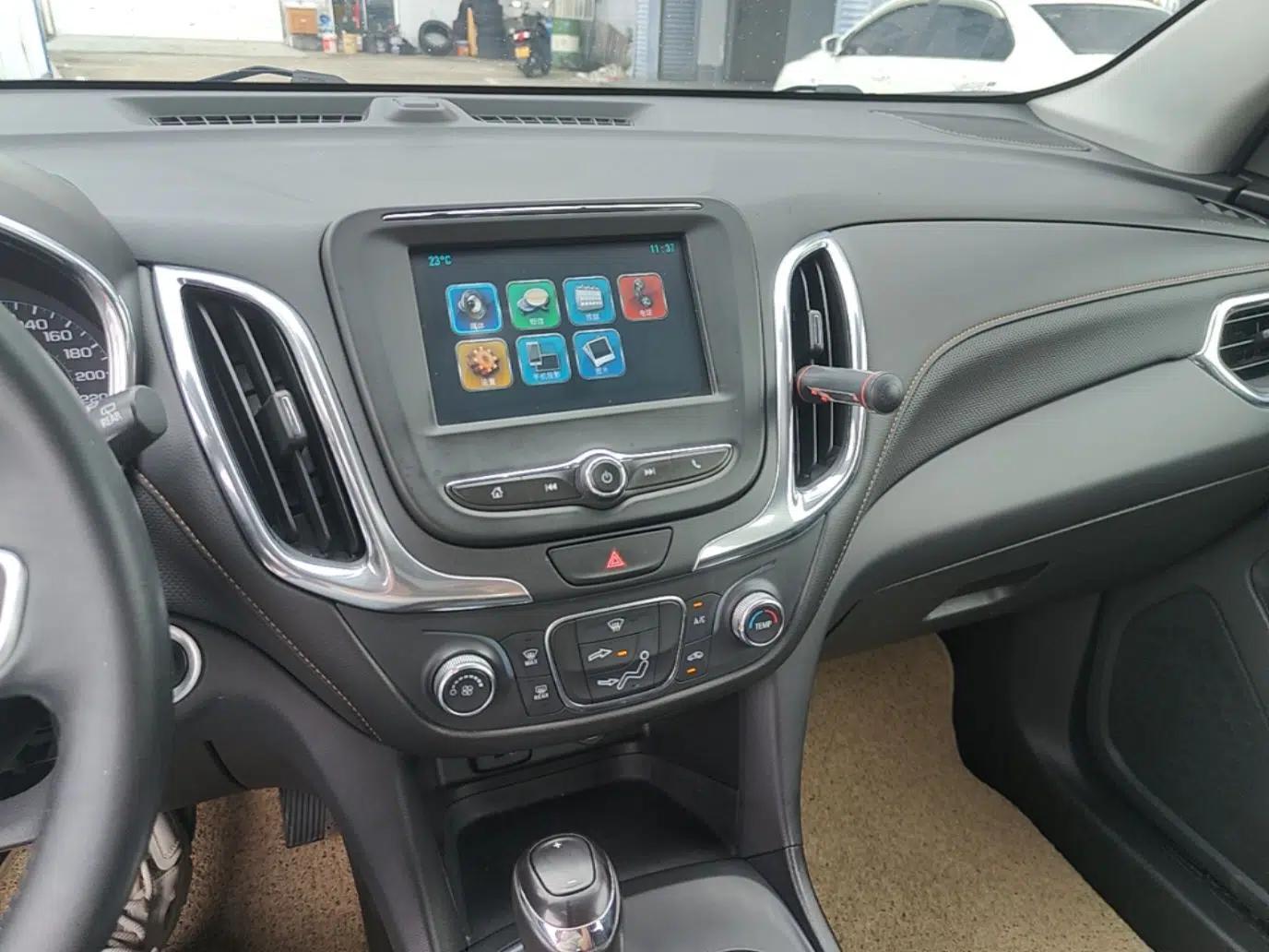 Chevrolet Equinox 2019 535T Automatic Chijie Edition China VI — миниатюра 15