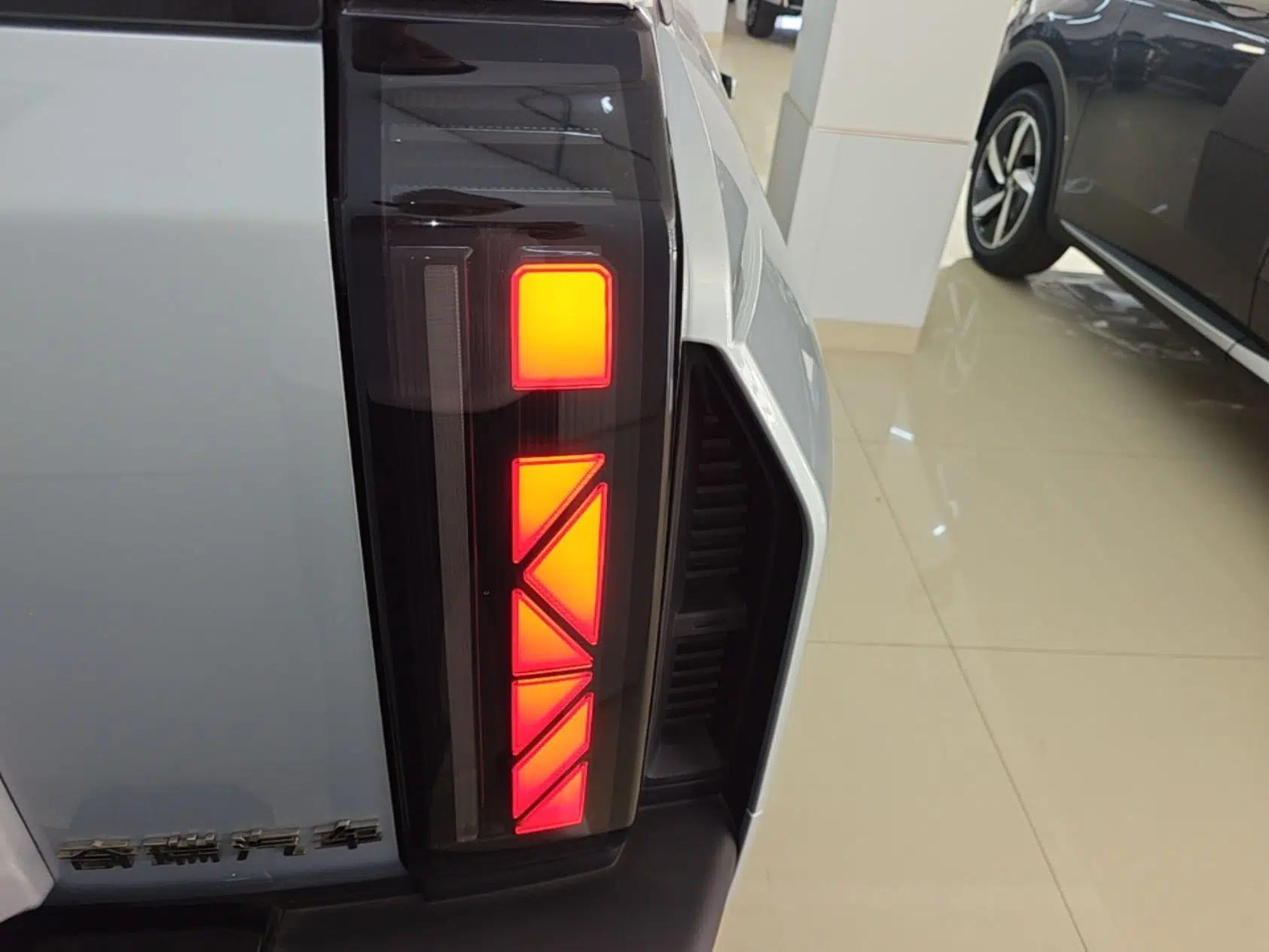 Chery Fengyun Fulwin X3 Plus 2025 Model 401 Two-Wheel Drive Smart Leading Edition — миниатюра 14