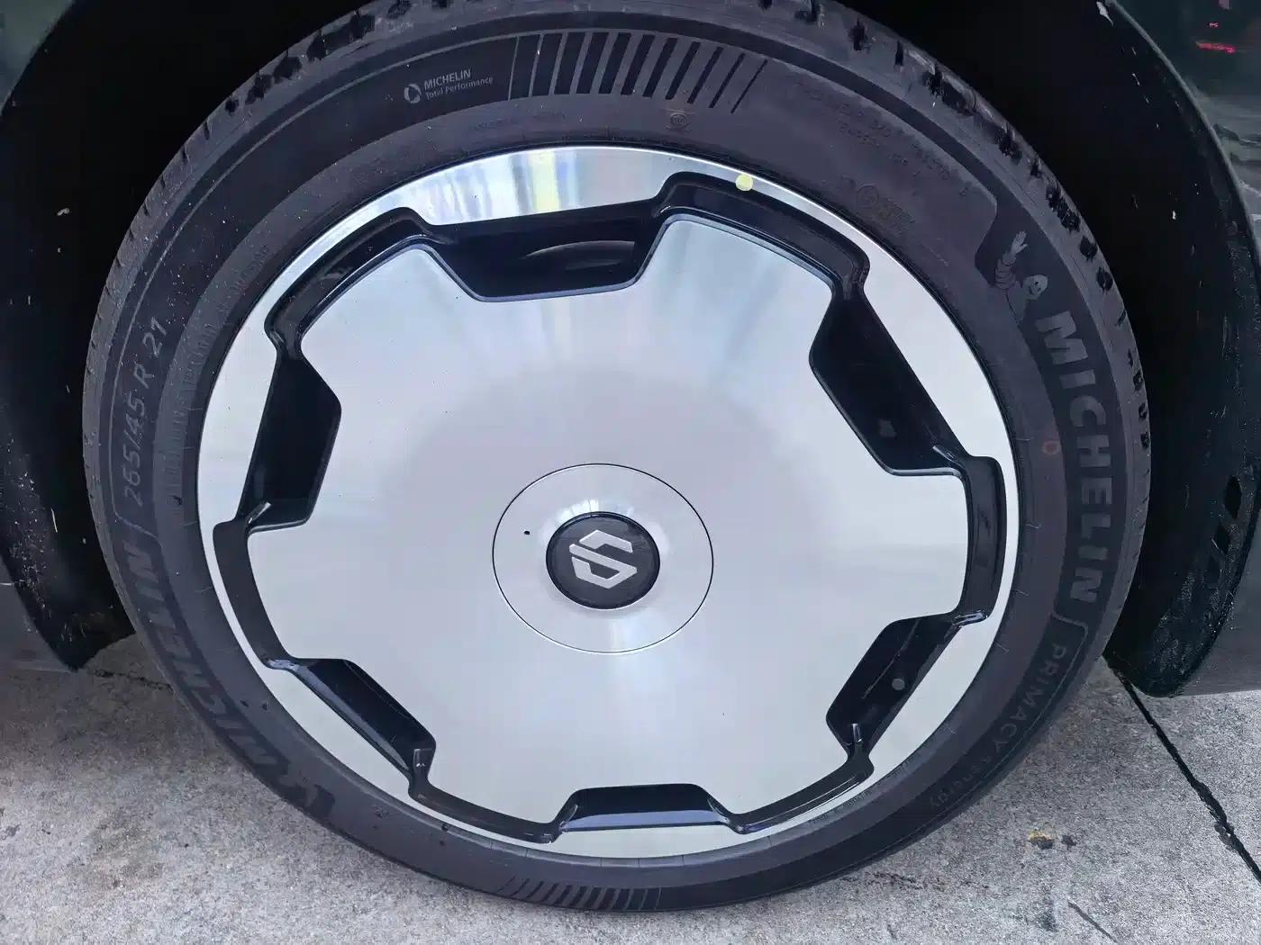 Leapmotor D19 2026 Range Extended 500 Smart Edition (6-seater) — миниатюра 11