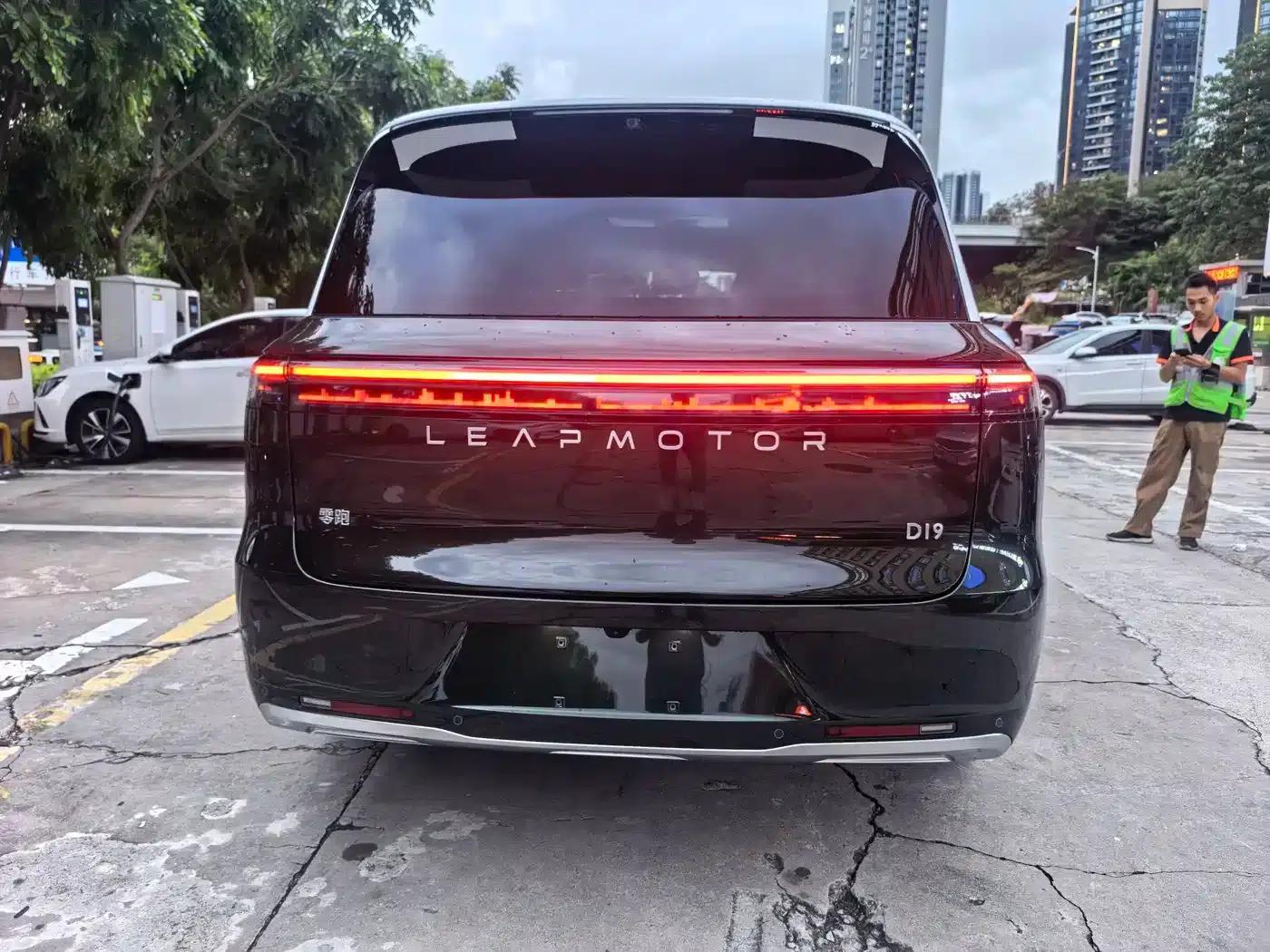 Leapmotor D19 2026 Range Extended 500 Smart Edition (6-seater) — миниатюра 13