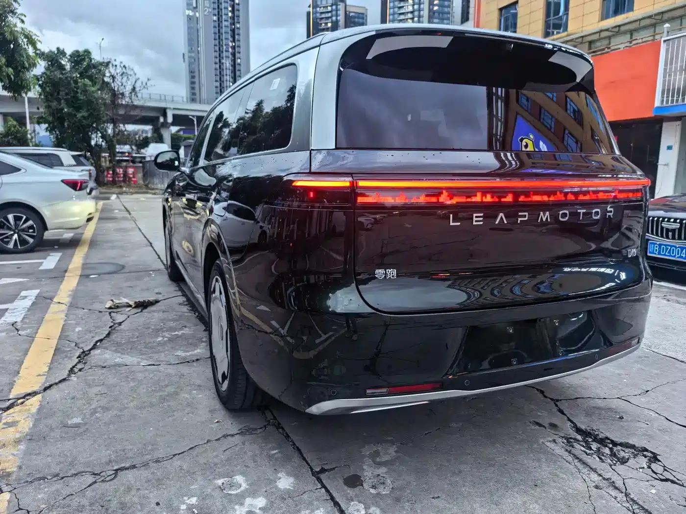 Leapmotor D19 2026 Range Extended 500 Smart Edition (6-seater) — миниатюра 14