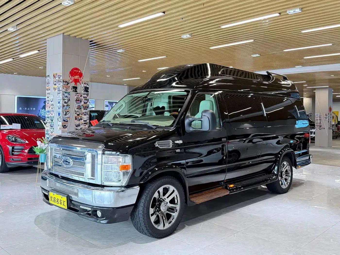 Ford E350 2011 5.4L Platinum Edition — миниатюра 1