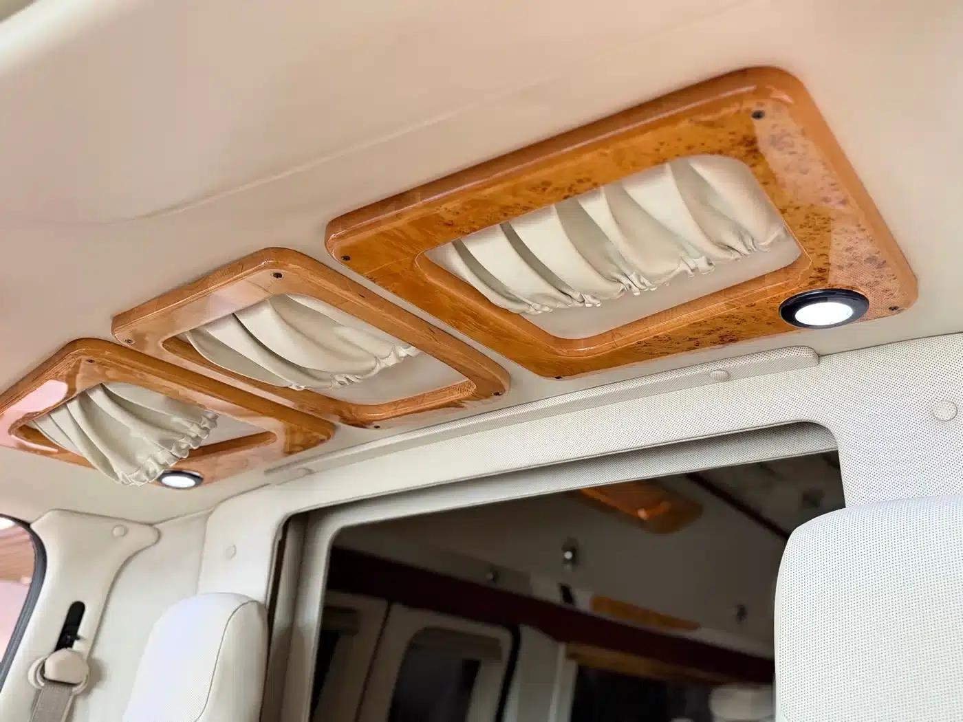 Ford E350 2011 5.4L Platinum Edition — миниатюра 19