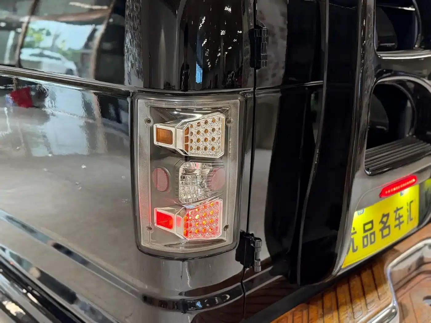 Ford E350 2011 5.4L Platinum Edition — миниатюра 8