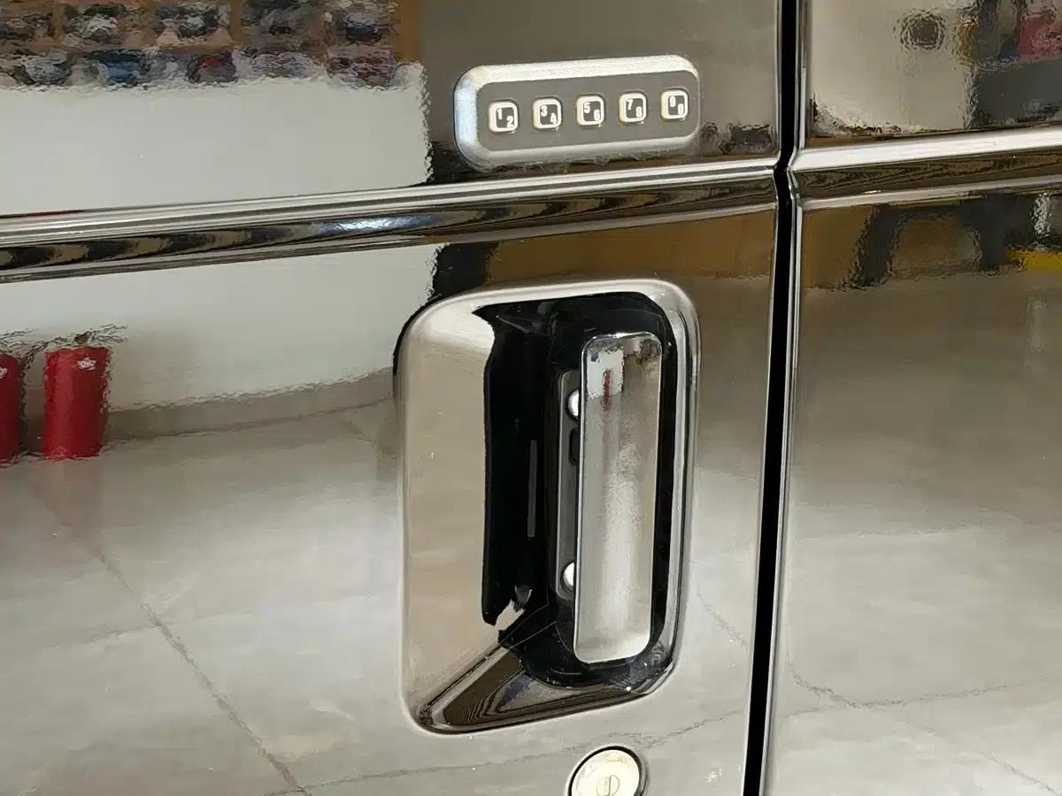Ford E350 2011 5.4L Platinum Edition — миниатюра 9
